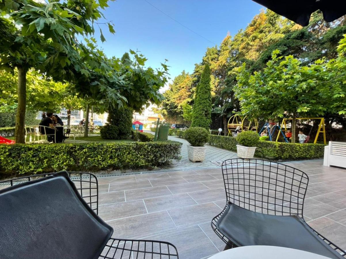 Hotel Ambasador Garden Lezhe Luaran gambar